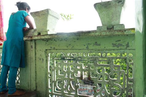 Thane station redlight area part 4. The World of GB Road | In Delhi's red light district ...