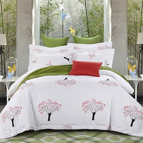 <p>her full/queen comforter is much larger than the twin comforter she had in the dorms. Tree Branch Pattern Contemporary Twin, Full, Queen Size ...