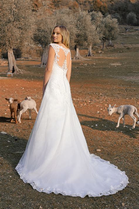 Verpassen sie nicht das günstig brautkleider hamburg, wenn sie das beste aussehen. Brautkleid, Brautkleider, Brautmode, Hochzeitskleid in ...