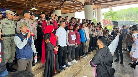 Gelar Longmarch Dan Aksi Damai Ratusan Massa Tolak Politisasi Pendidikan Aceh Lintas Gayo