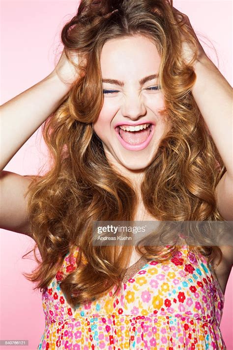 Screaming Young Teenage Girl With Long Hair Foto De Stock Getty Images