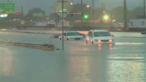 Flash Flooding In St Louis Inundates I Trapping Residents In Their