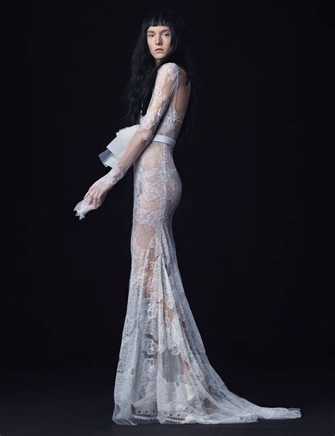 Vera wang dresses for a wedding are beautiful modern designs. Vera Wang Fall 2016 Collection: Wedding Dress Photos
