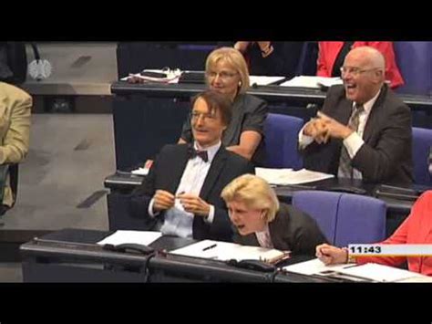 Juni 2013 in der debatte zur pflegereform im deutschen bundestag den bundesgesundheitsminister daniel bahr (fdp). Lustiger Moment mit Karl Lauterbach (SPD) - YouTube