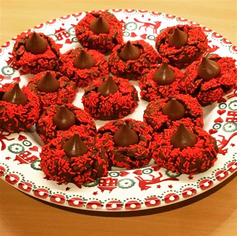 So easy and fun to make! Chocolate kiss cookies from Pioneer woman recipe 💖 | Pioneer woman cookies, Chocolate kiss ...