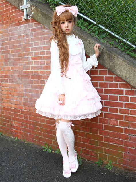 It has become easier for girls overseas to buy. ALL JAPANESE FASHION STYLES~* - Glitter Puffs