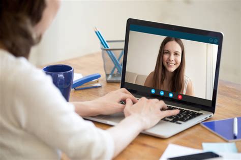 Top 8 Zoom Interview Tips for Job Seekers