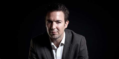 He is a former member of the national front and the former leader of its youth section. Guillaume Peltier s'invente des racines géographiques