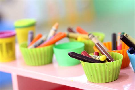 14 Surprising Things to Do with Old Crayons | Broken crayons, Broken crayons still color, Pen ...