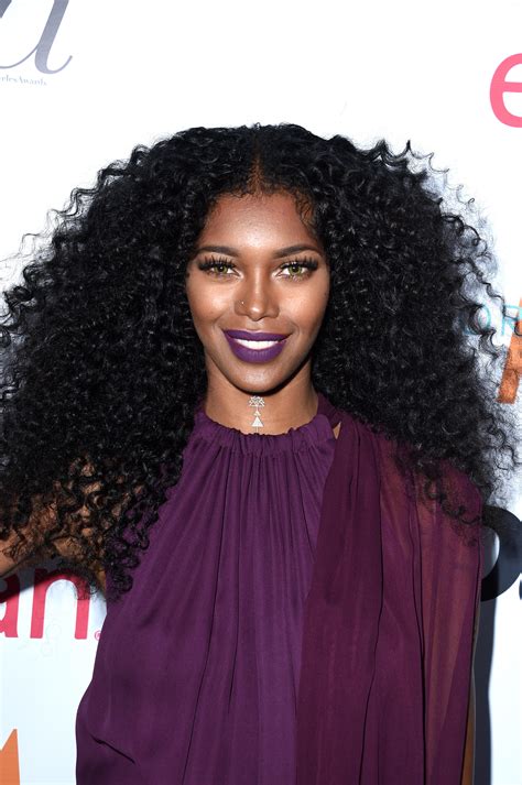 Model Jessica White Opens Up About Multiple Miscarriages In Instagram