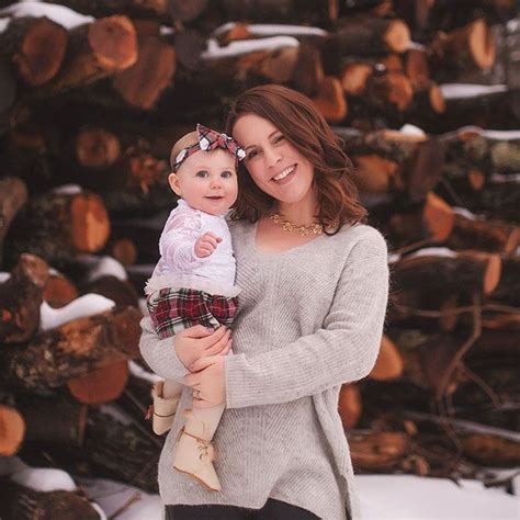 Exhausted Mom Lists Society's Impossible Expectations She ...