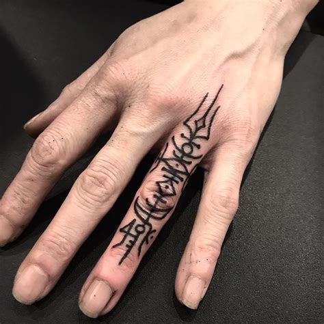 Tattoodo In 2020 Hand Tattoos For Guys Hand Tattoos For Women Hand