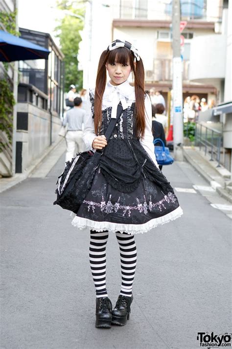 Gothic Lolita In Harajuku W Hangryandangry Heart Bag And Frill Tokyo Fashion