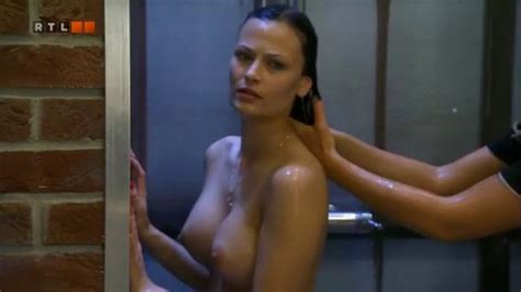 VV7 Big Brother Hungary Zsuzsa Nude Shower 05 Washed By Fanni