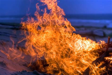 (folklore) saint john's eve, midsummer (23 june, traditionally celebrated with a bonfire in denmark). Sankthans i Malaga