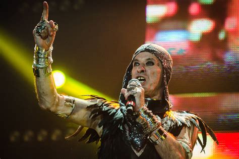 Flavio tolezani was born on may 30th, 1978 in são paulo (sp), brazil. MÚSICA - Ney Matogrosso - O Tempo Não Para - Flávio Chaves