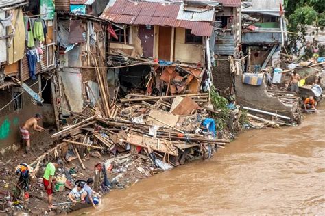 Jakarta Flooding Deaths Rise To 53 Nearly 175000 Displaced The