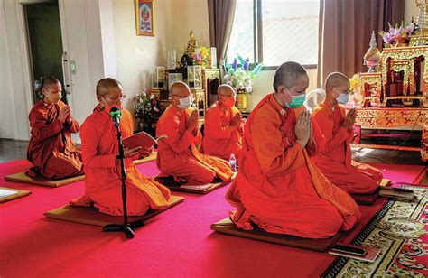 In Buddhism Women Blaze A Path But Strive For Gender Equity Hawaii