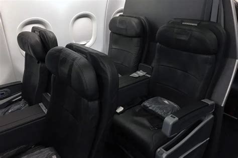 Review American Business Class Airbus A319 Miami To Cuba