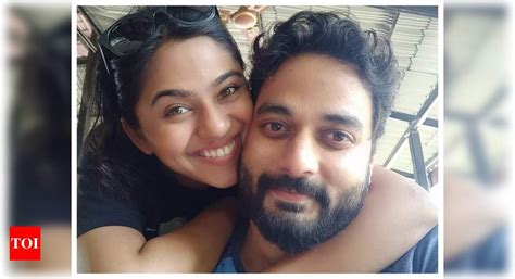 Mrunmayee Deshpande And Swapnil Rao Give Us “couple Goals” In Their Latest Picture Marathi