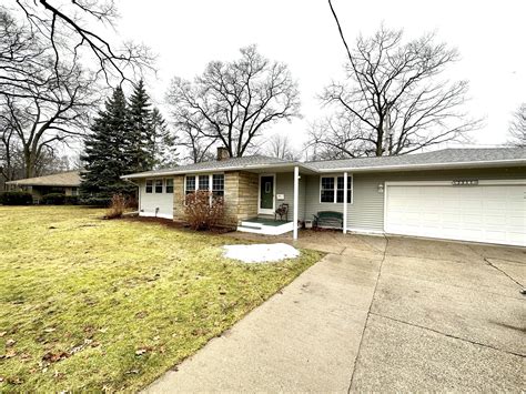 2355 Vincent Dr, Muskegon, MI 49441 - MLS 23000388 - Coldwell Banker
