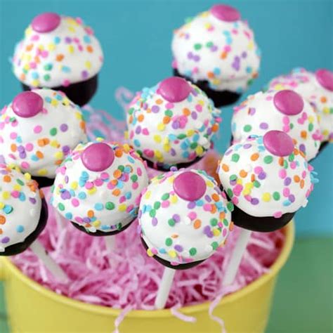 You can make at least 26 cake pops in only 3 simple steps. Cupcake Pops Using My Little Cupcake Cake Pop Mold • Love ...