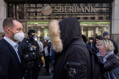 Guerre En Ukraine La Filiale Européenne De La Banque Russe Sberbank