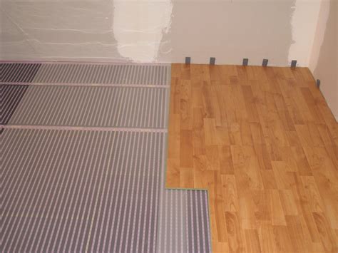 Lame pvc à coller : Plancher chauffant electrique ECOFILM SET 85W/m²