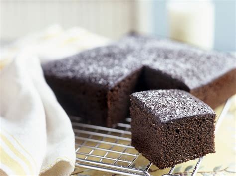 Ein einfacher schokoladenkuchen ist ein allseits beliebter klassiker. Schokoladenkuchen Rezept | EAT SMARTER