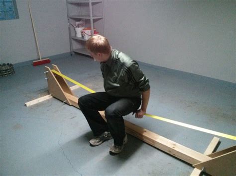 I was traveling quite often by airplane within europe carrying a larger metal object in my hand luggage, a piece of a slackline set to be more precise (approx. und anschließend nur noch die Slackline gespannt ...