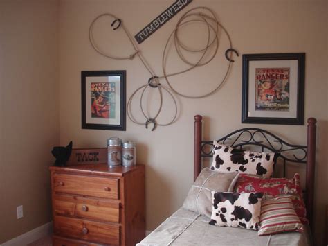 Our western themed room features a single king or queen bed. 25+ bästa Western kids rooms idéerna på Pinterest | Lekrum ...
