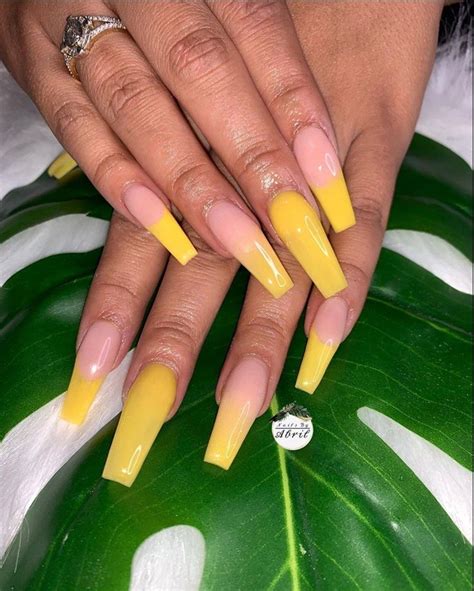 Summer nail designs 2020 yellow. 30+ Splendid Yellow Nail Designs For Summer - The Wonder ...
