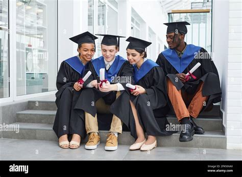 Graduation Graduate Stockfotos Und Bilder Kaufen Alamy