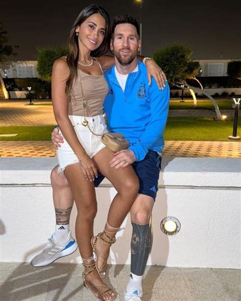 6 Gaya Seksi Istri Messi Antonella Roccuzzo Wags Argentina Paling Hot Okezone Lifestyle