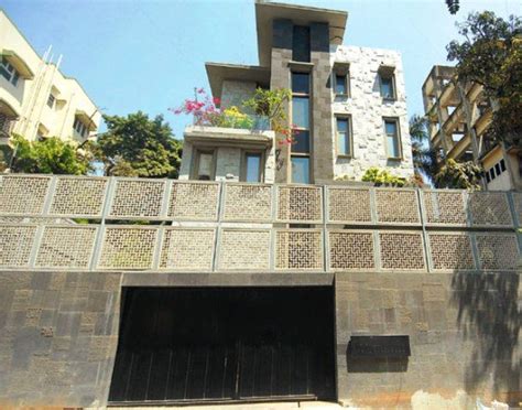 Sachin tendulkar purchased an old villa called the 'dorab villa' for. Sachin Tendulkar's House - Photos, Price, Interior ...