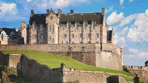 Inside the walls is a remarkable fortress and former royal residence, packed with history. Edinburgh Castle Tour | SANDEMANs NEW Europe