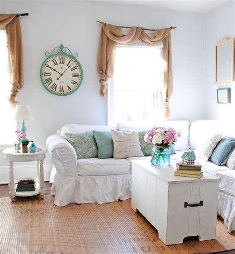 Farmhouse Style Spring Decor - Town & Country Living