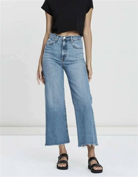 Découvrez une grande collection de jeans slim le pantalon le plus populaire est bien évidemment le jean, très résistant et résolument street, qui s'accorde avec n'importe quel tee shirt, sweat ou chemise. Pantalon pour Femmes | Zara | Taille 42/XL | Dabchy.com