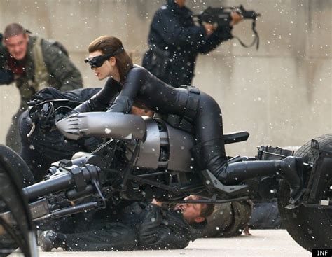 Anne Hathaway Selina Kyle Catwoman Pic For The Dark Knight Rises