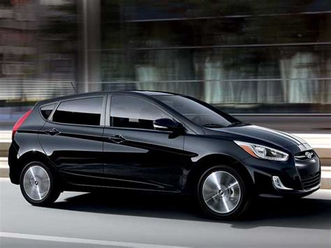 The accent hatchback offers more room than. Hyundai Accent SE Hatchback 2017 Price and Specifications ...