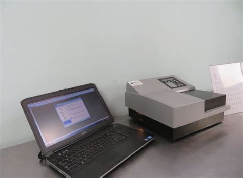 Biotek Elx808 Absorbance Microplate Reader