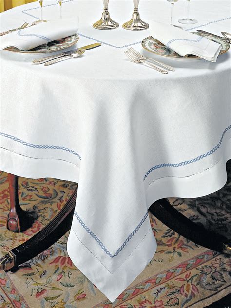 Shop dinner napkins, placemats, cocktail napkins, and table linens today! Sienne Scallops Too - Fine Table Linens - Schweitzer Linen