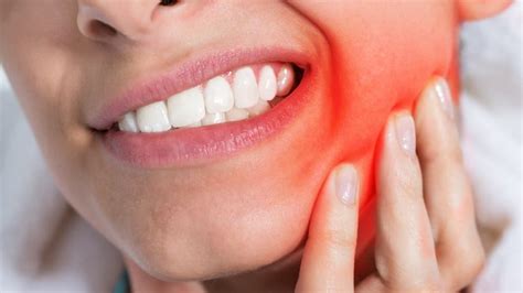 Anda bisa melakukan pijat sakit gigi jika gigi anda mendenyut luar biasa, cara ini ampuh untuk mengurangi bahkan meredakan rasa sakit gigi. Antibiotik Untuk Gusi Bengkak - Jenisnya & Cara Mengobati