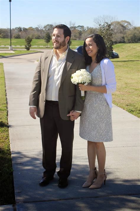 What to wear to a courthouse wedding. Courthouse wedding attire | Weddingbee Photo Gallery