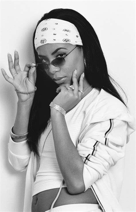 Aaliyah18x2845cm70cmposter Black And White Aesthetic Black