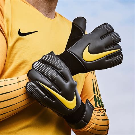Tienda online para porteros de fútbol donde comprar botas, guantes, espinilleras y encontrar noticias, entrevistas y foros para porteros. Guantes de portero - Nike Vapor Grip 3 - Antracita/Negro ...