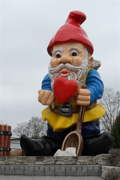 If you have a garden or front yard, you are likely familiar with the popular garden ornament known as the garden gnome. though you may have never considered the origins of these whimsical little tchotchkes, these miniature statues have a long and mysterious history. Krasnal ogrodowy - Wikiwand