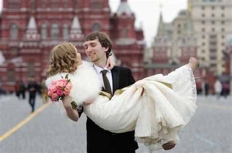 15 Amazing Russian Wedding Traditions