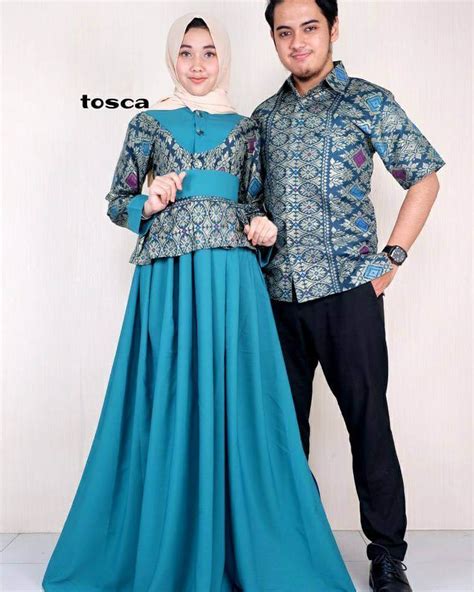 Jika berbicara tentang model baju gamis terbaru yang sangat populer di kalangan wanita muslimah saat ini. Contoh Baju Batik Keluarga Modern - Model Baju Terbaru
