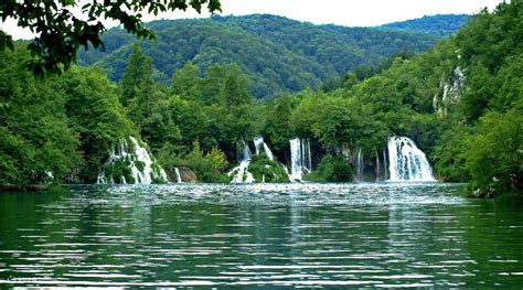 Plitvice Lakes National Park And Rastoke Day Tour Dari Zagreb Kroasia